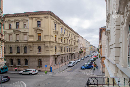 Sunny apartment for rent Budapest VI. district, Terézváros