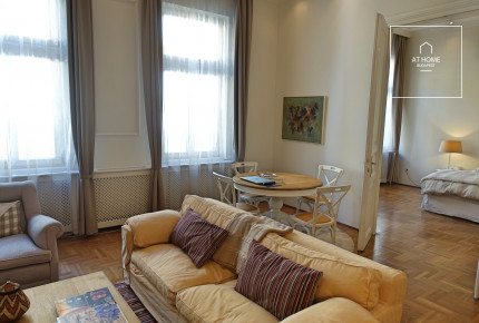 Beautiful one bedroom apartment for rent in downtown Budapest