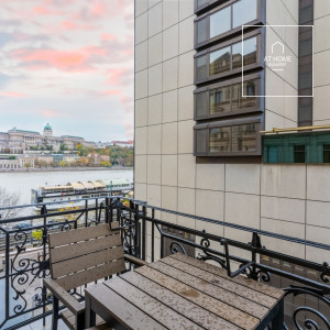 Danube panoramic two-bedroom luxury apartment in Budapest, 5th district, Lipótváros