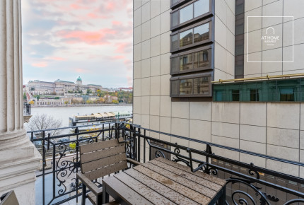 Danube panoramic two-bedroom luxury apartment in Budapest, 5th district, Lipótváros