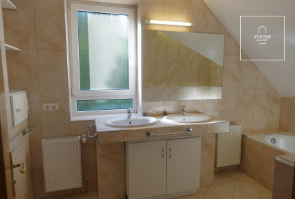 Exclusive detached house available for rent  II/A. district, Kővár