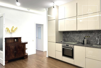 Three-bedroom apartment for rent in Budapest\'s 7th district, Erzsébetváros.