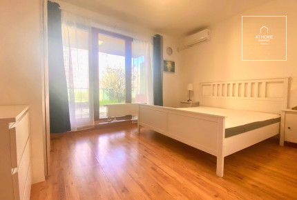 A three-bedroom premium apartment is available for rent in the 13th district of Budapest, Marinapart