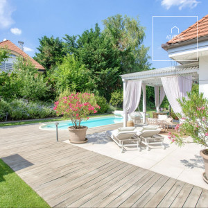 Luxury family house with pool for rent in Budapest, District XI, Madárhegy.