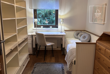 Exclusive three-bedroom apartment with garden connection for rent in the 2nd district of Budapest , Szemlőhegy