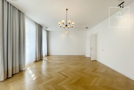 Three-bedroom premium apartment for rent in the 5th district of Budapest, City Center