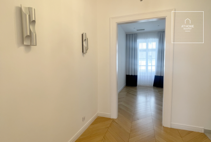 Three-bedroom premium apartment for rent in the 5th district of Budapest, City Center