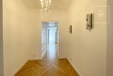 Three-bedroom premium apartment for rent in the 5th district of Budapest, City Center