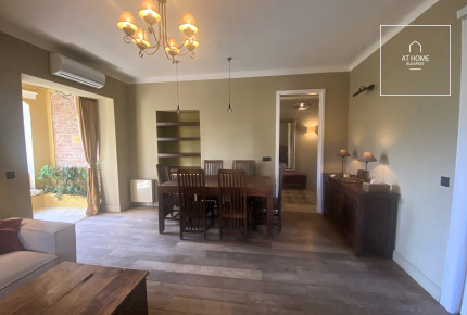 Renovated three-bedroom apartment for rent in Budapest, District I, Naphegy