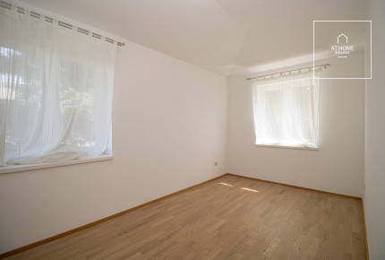 A greenbelt family house is for rent in 12th district of Budapest, Normafa