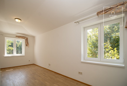 A greenbelt family house is for rent in 12th district of Budapest, Normafa