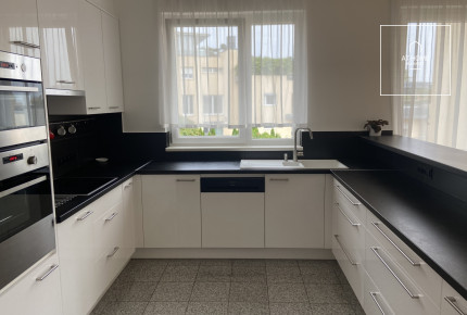 Modern three-bedroom apartment for rent in a residential complex in District II, Törökvész, Budapest