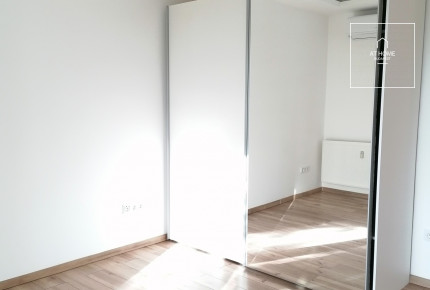 One-bedroom refurbished panoramic apartment for rent in Budapest, District III, Újlak