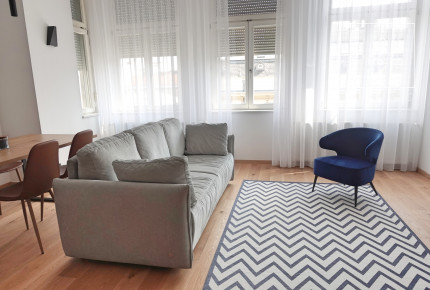 One-bedroom luxury apartment for rent close to the Parlament