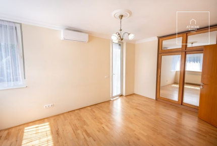 Three-bedroom penthouse apartment in a green area for rent in the 2nd district of Budapest, Pasarét