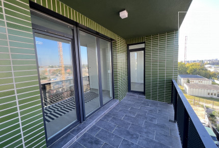 With a panoramic view to the Gellért-hill, a newly built 2-bedroom apartment for rent in the 11th district, near to Infopark and Kopaszi-gát. A parking space and a seperate storage is included in the price.