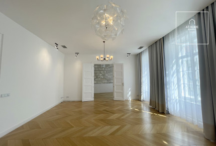 Three-bedroom premium apartment for rent in the 5th district of Budapest, City Center