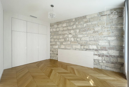 Three-bedroom premium apartment for rent in the 5th district of Budapest, City Center