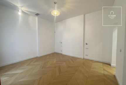 Three-bedroom premium apartment for rent in the 5th district of Budapest, City Center