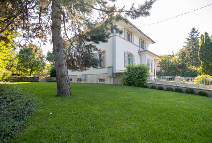 Newly built three-story premium villa for rent in the 12th district of Budapest, Normafa