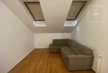 Roof apartment with a large floor area for sale, Budapest District 5, Lipótváros