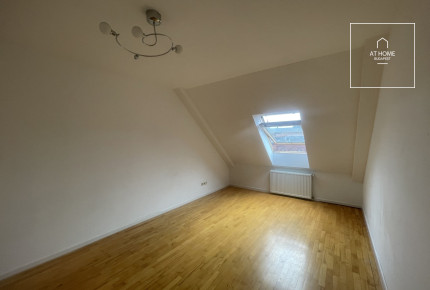 Roof apartment with a large floor area for sale, Budapest District 5, Lipótváros