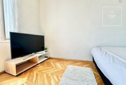 Felújított Penthouse stúdió lakás kiadó Budapest V. kerület, Belváros