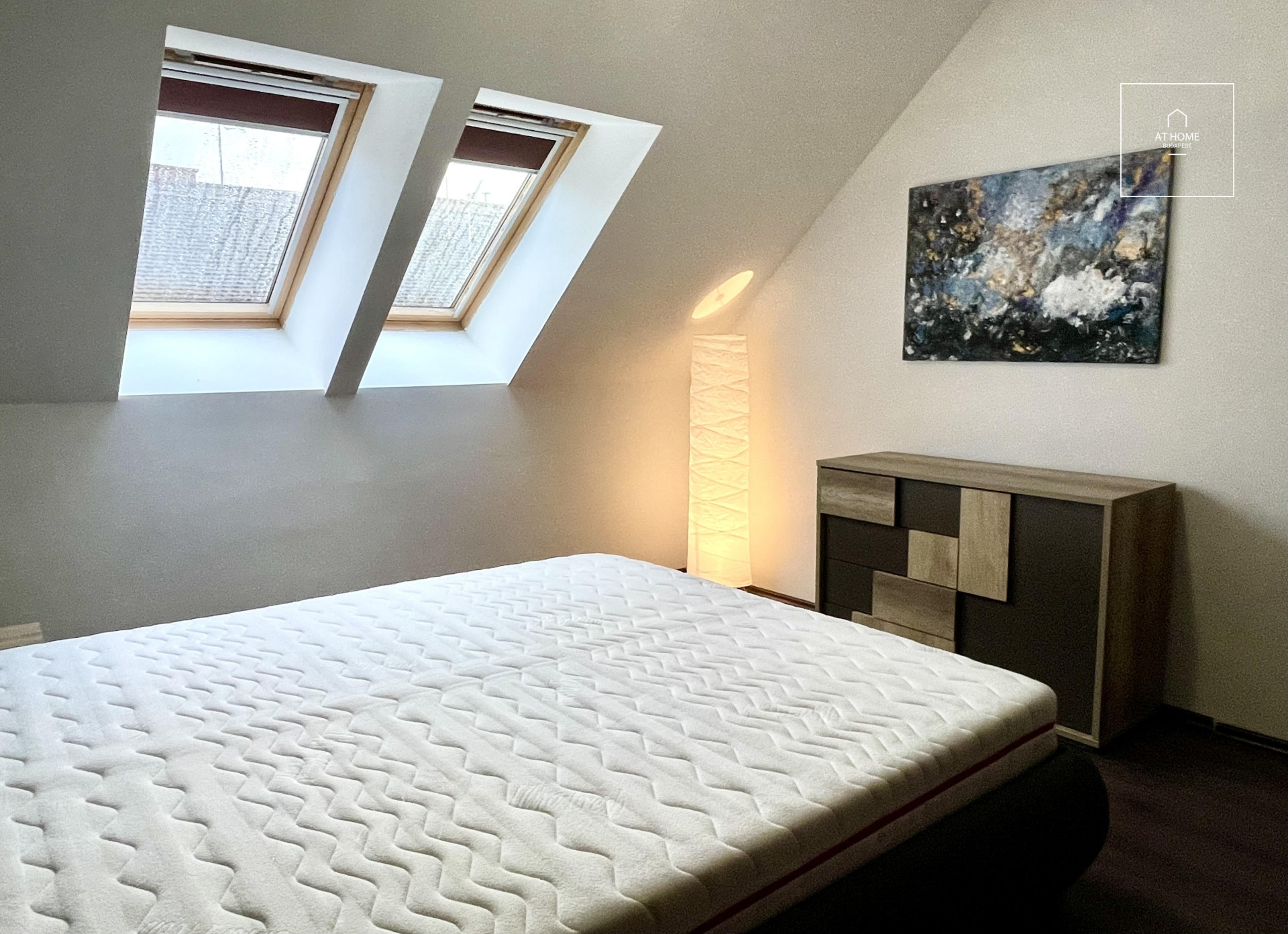 Spacious, beautiful penthouse apartment with large terrace and parking for rent Budapest 6th district, Downtown