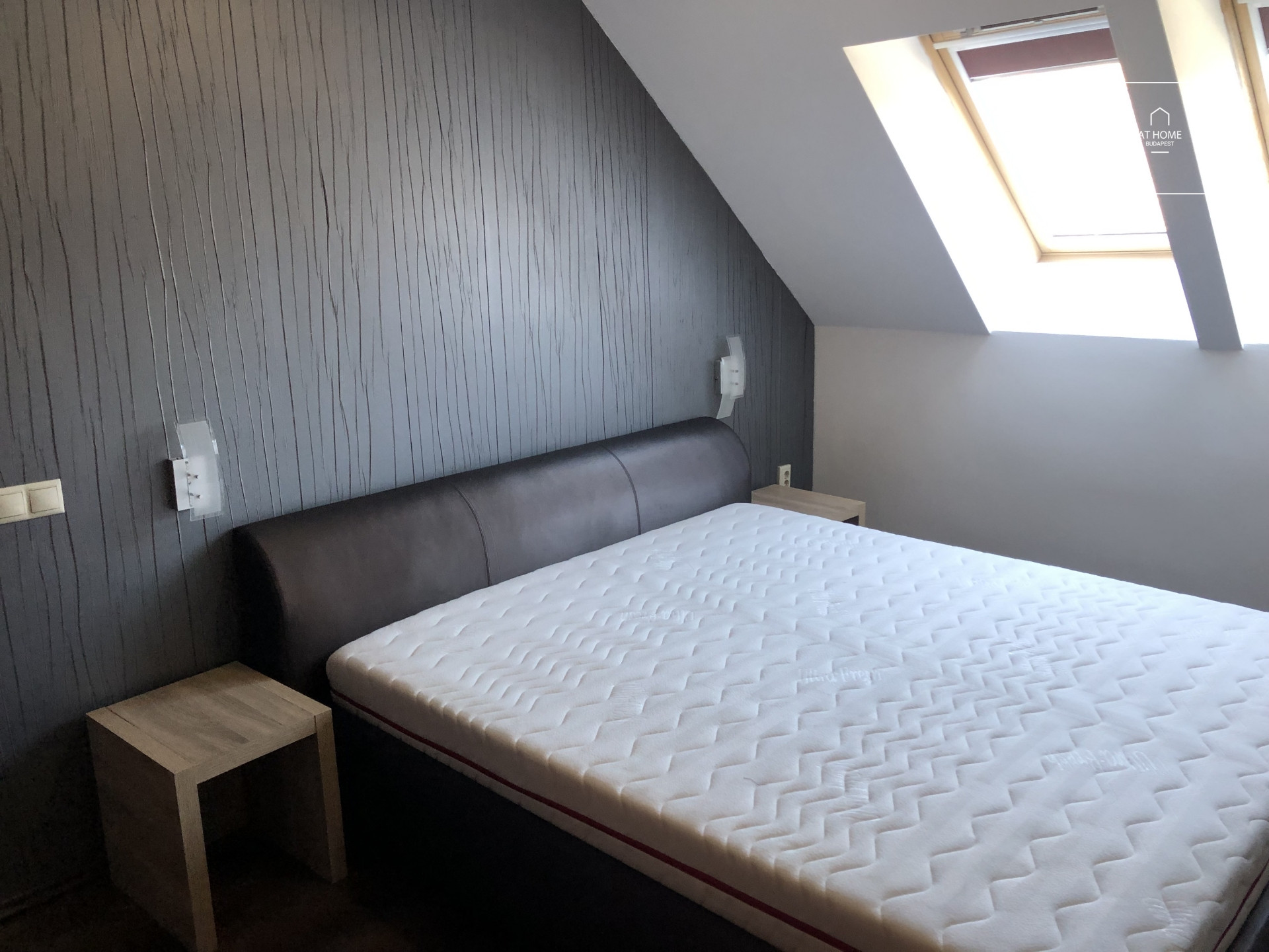 Spacious, beautiful penthouse apartment with large terrace and parking for rent Budapest 6th district, Downtown