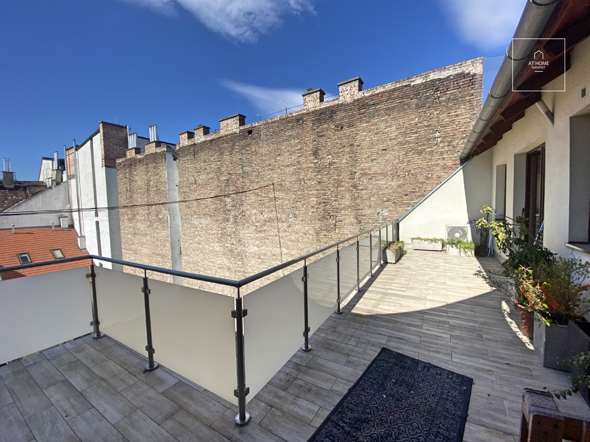 Spacious, beautiful penthouse apartment with large terrace and parking for rent Budapest 6th district, Downtown