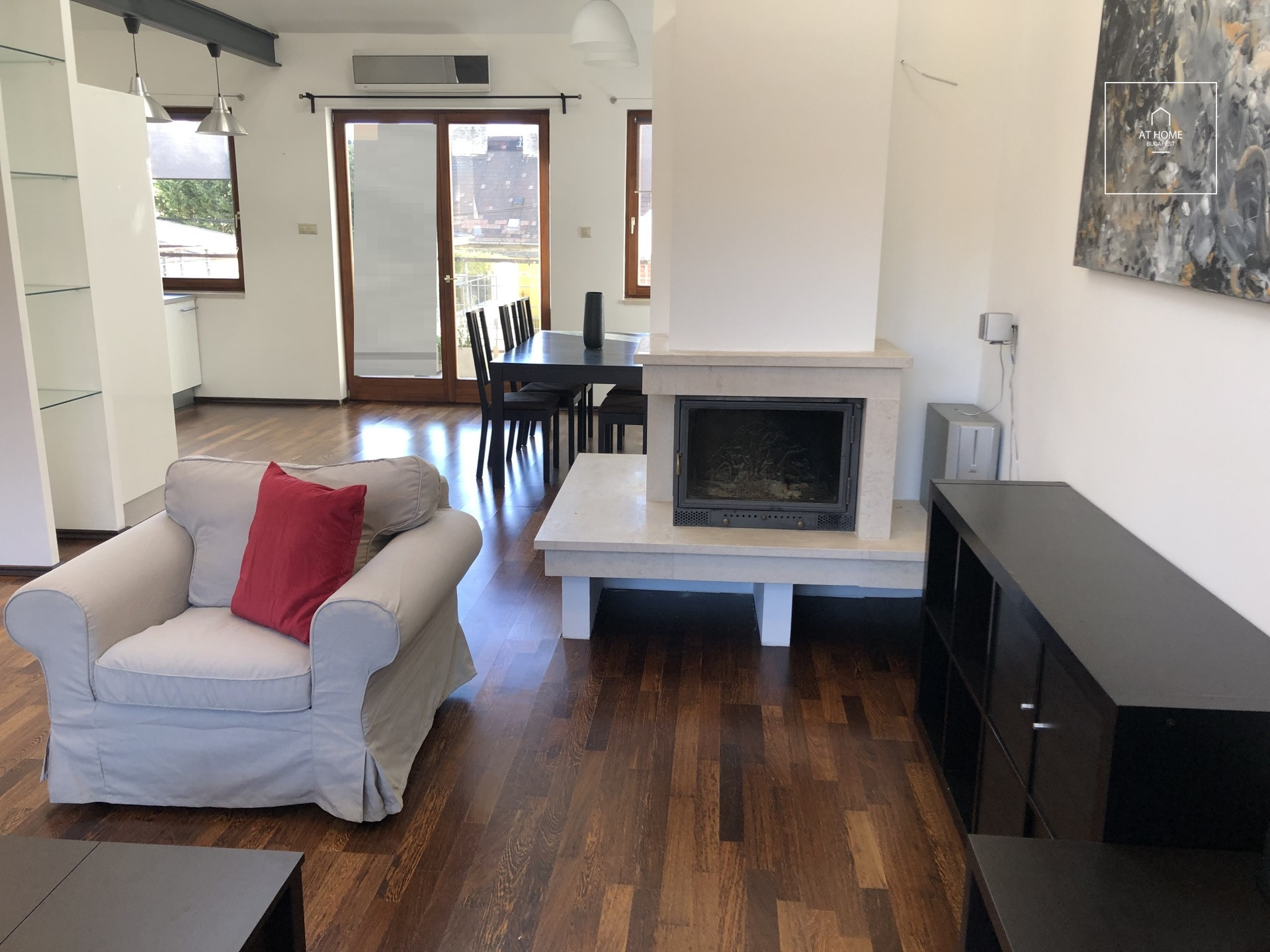 Spacious, beautiful penthouse apartment with large terrace and parking for rent Budapest 6th district, Downtown