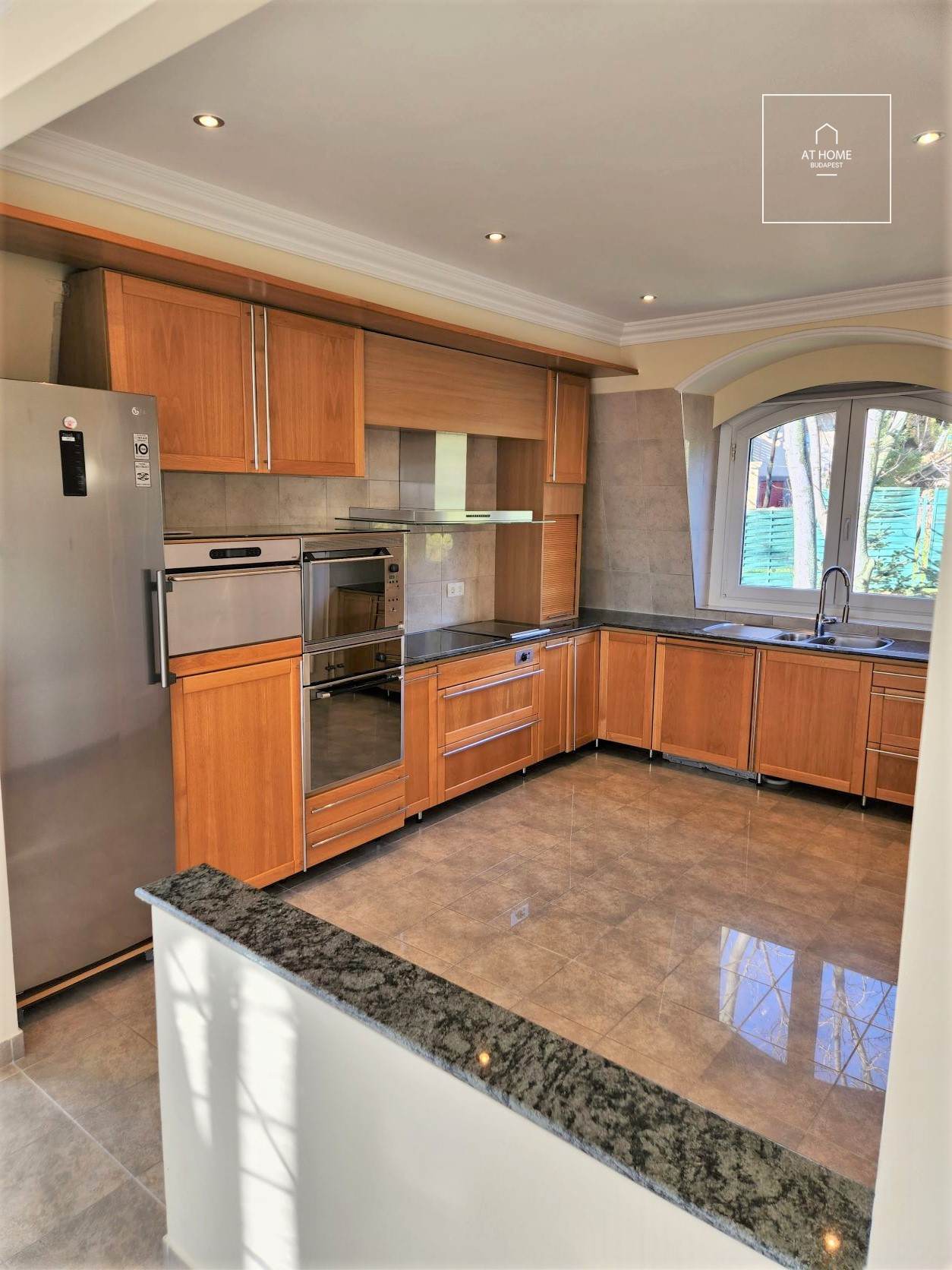 Panorámás penthouse lakás kiadó Budapest XII. kerület, Orbánhegy