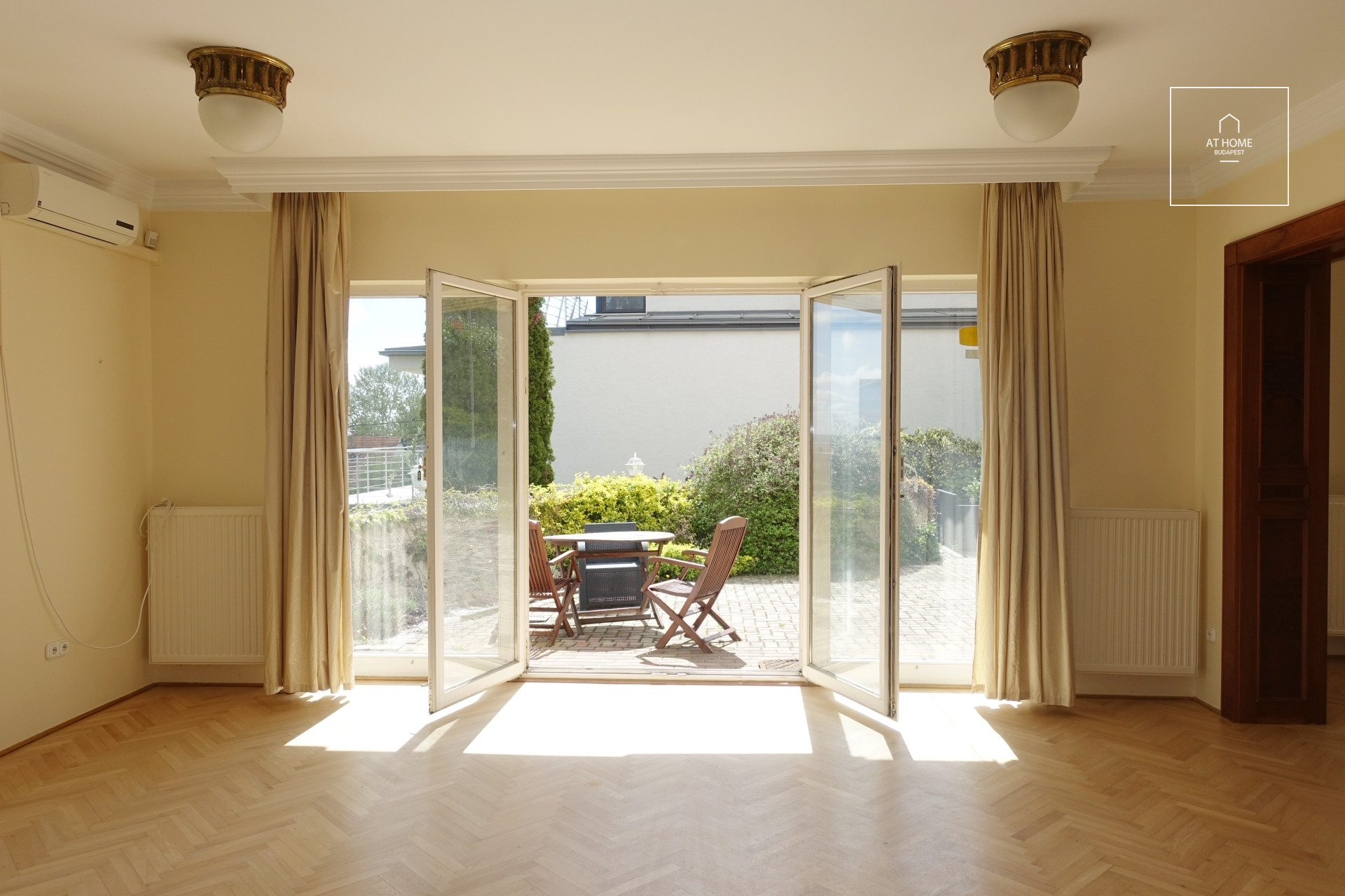 Panoramic Family Home in One of the Most Desirable Areas of Testvérhegy, District 3 of Budapest