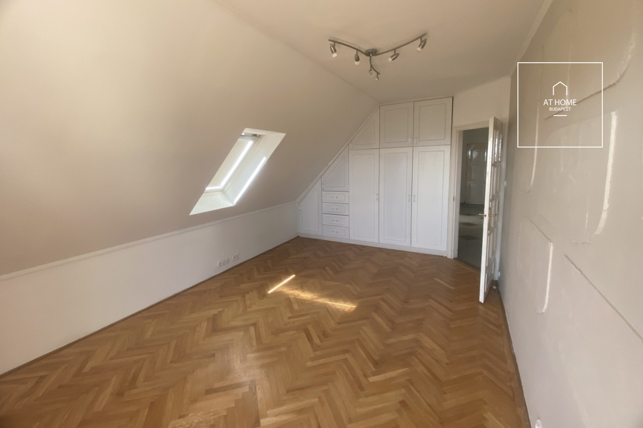 Panorámás családi ház Testvérhegy egyik legszebb részén, III. kerület, Budapest