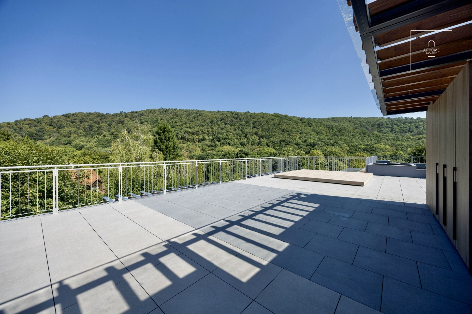 Premium Duplex Apartment with Huge Rooftop Terrace – Green Residential Area,  District II, Budapest