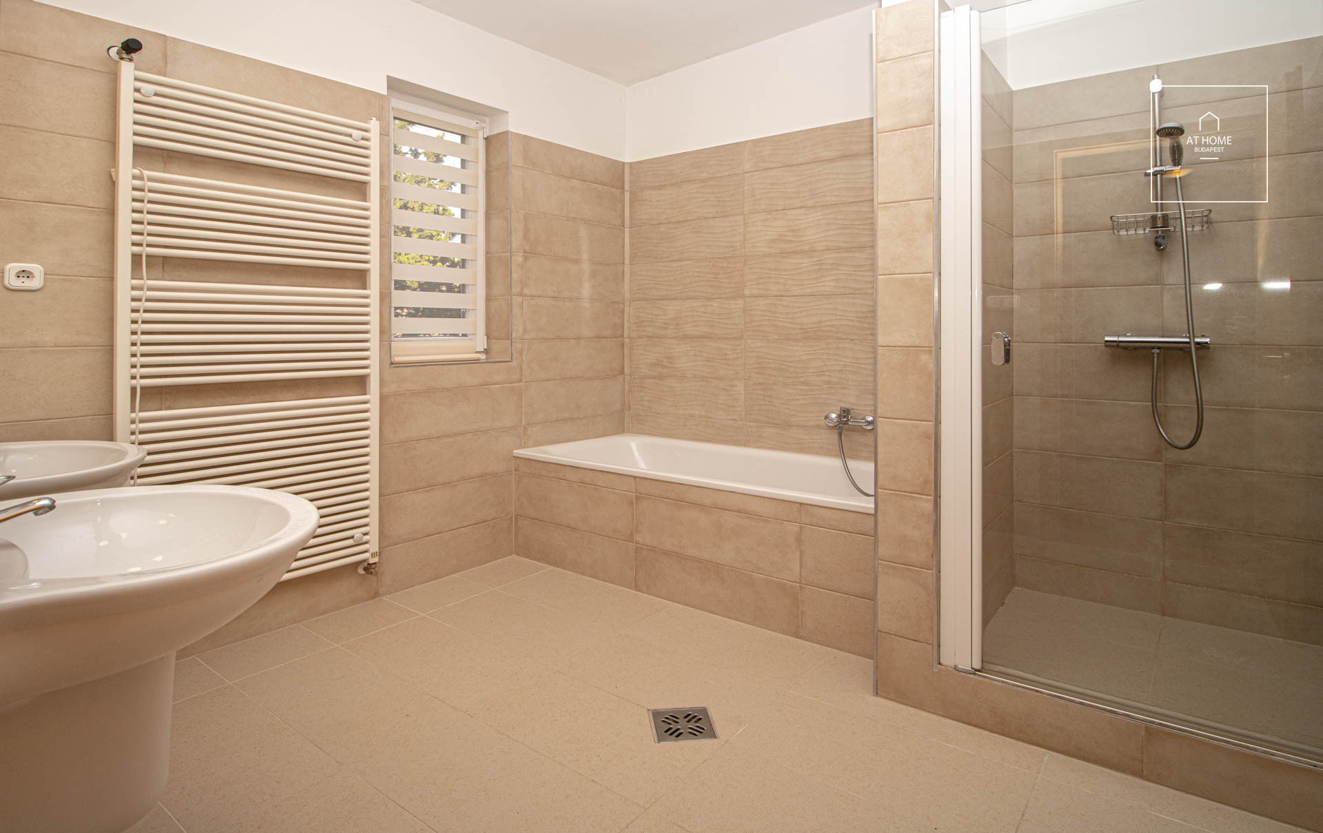 Beautiful semi-detached house for rent Budapest II. district, Szemlőhegy