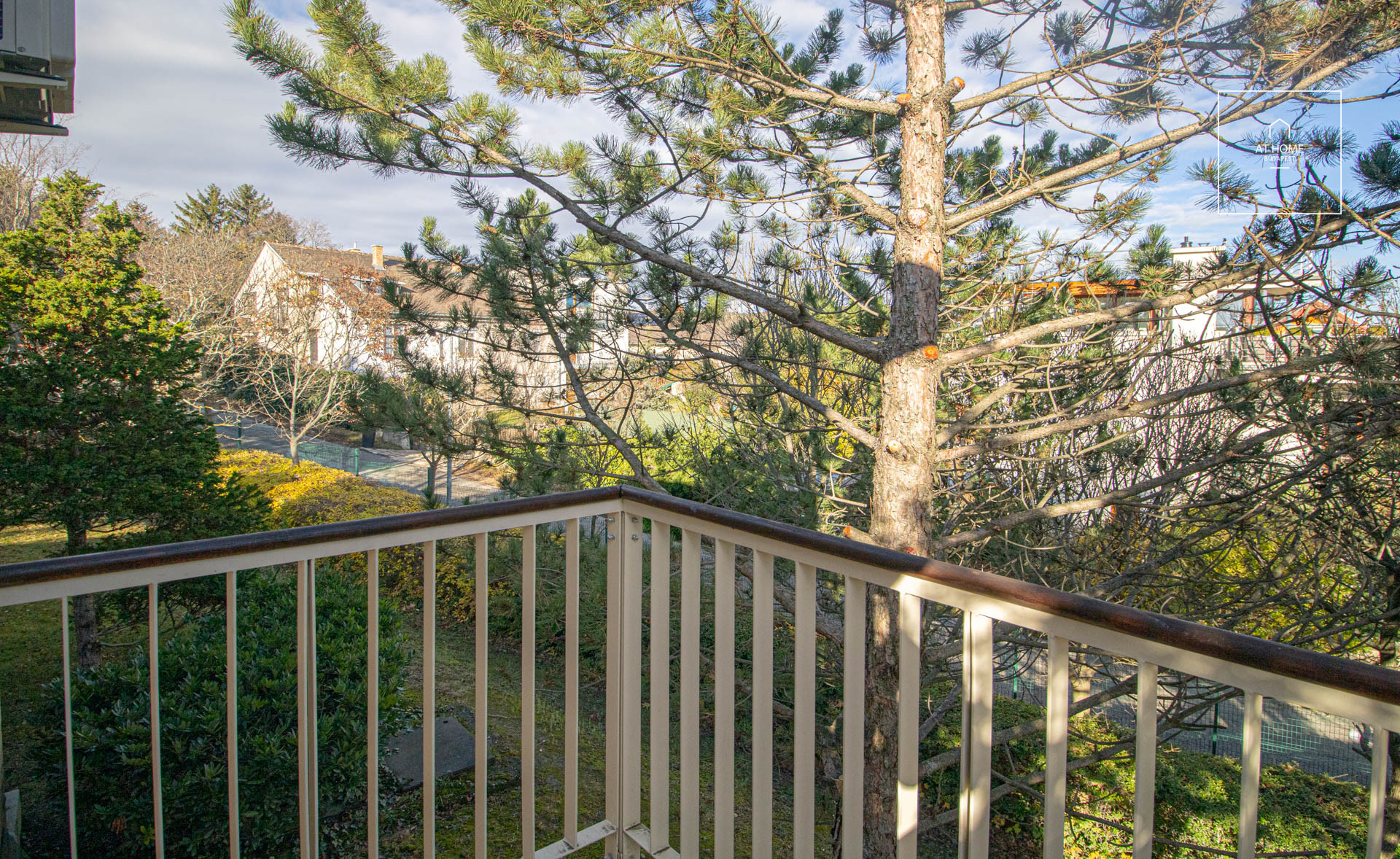 Beautiful semi-detached house for rent Budapest II. district, Szemlőhegy