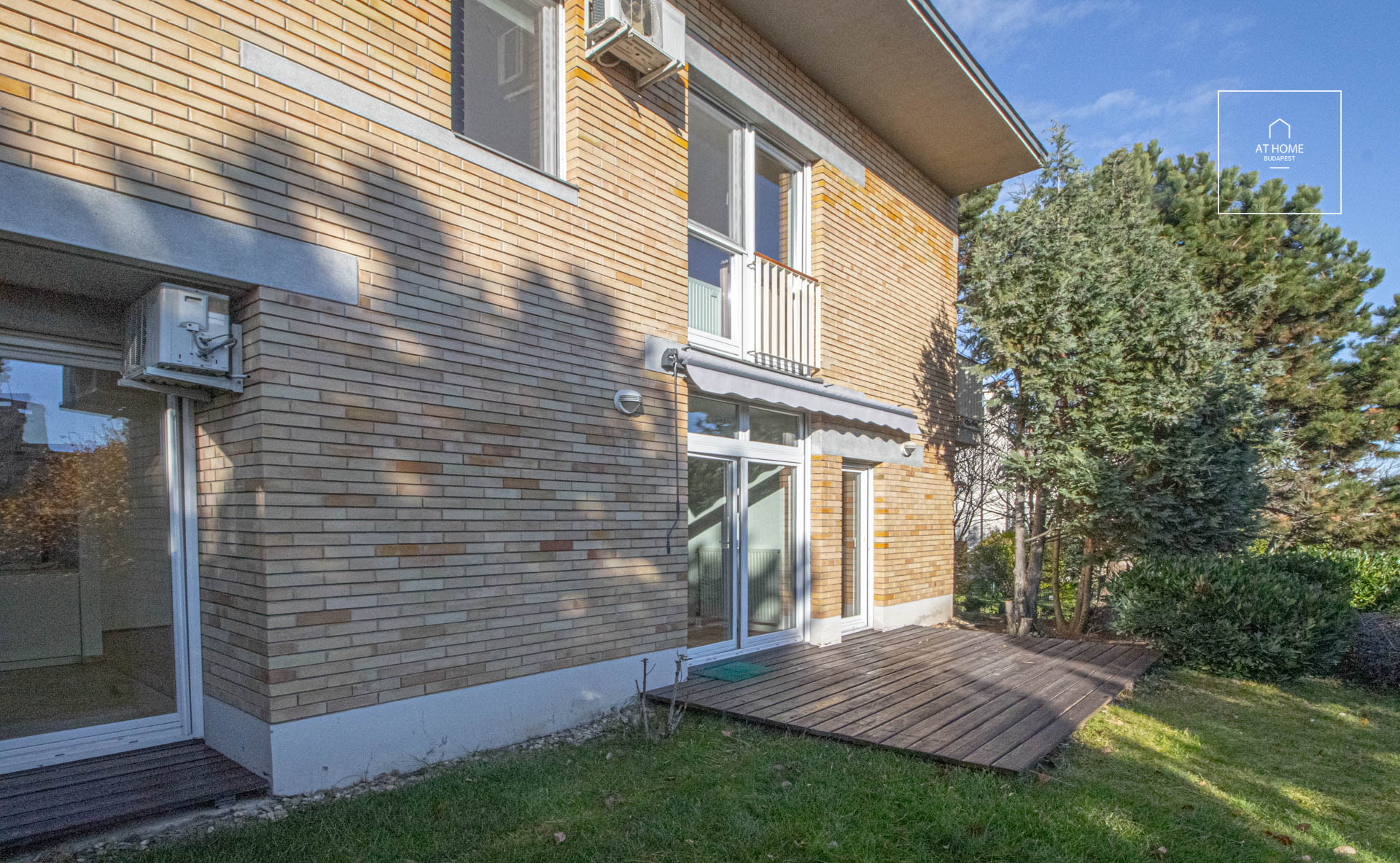 Beautiful semi-detached house for rent Budapest II. district, Szemlőhegy