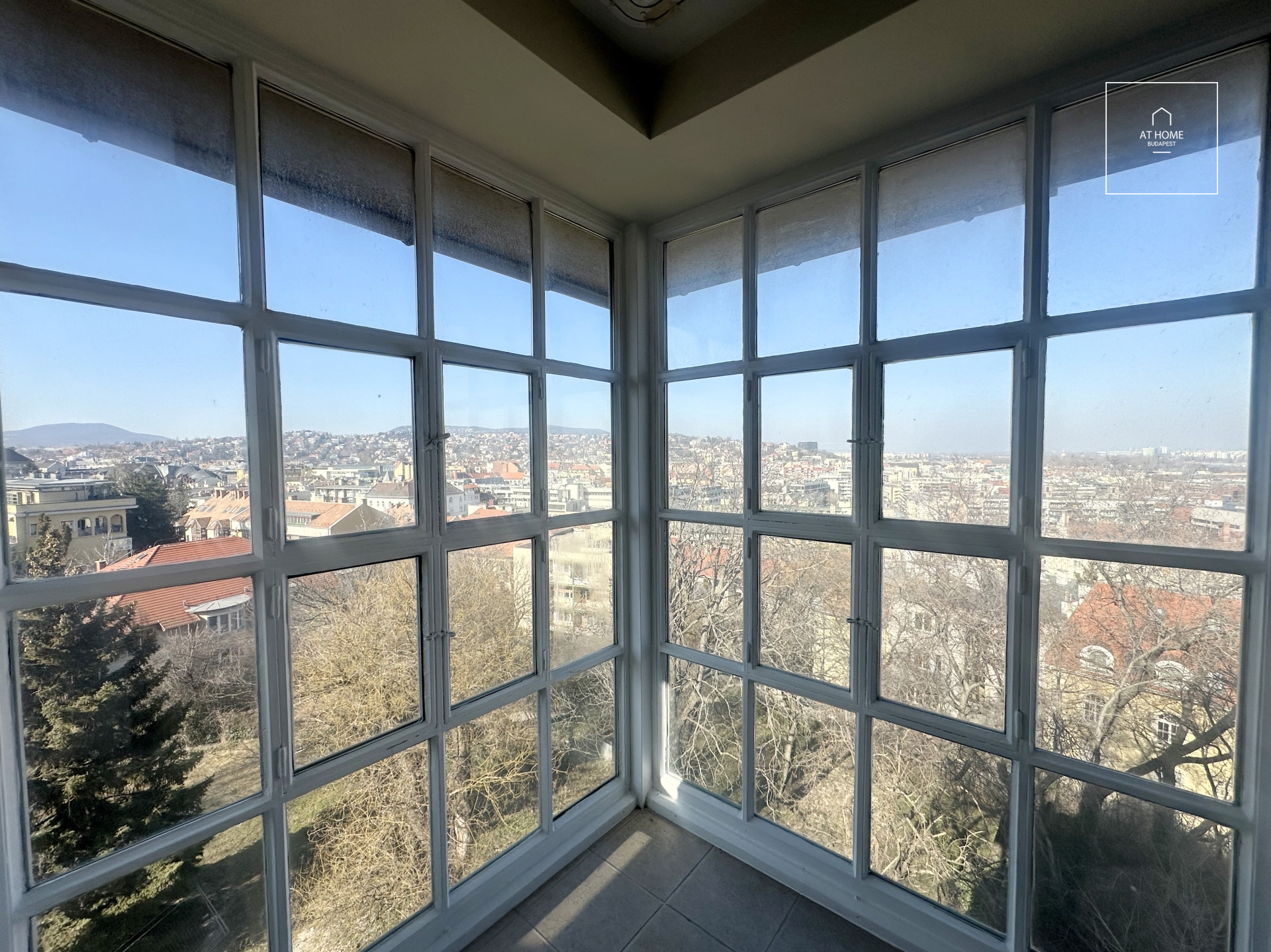 Renovated 186 m², two-story apartment with 4 bedrooms in District I