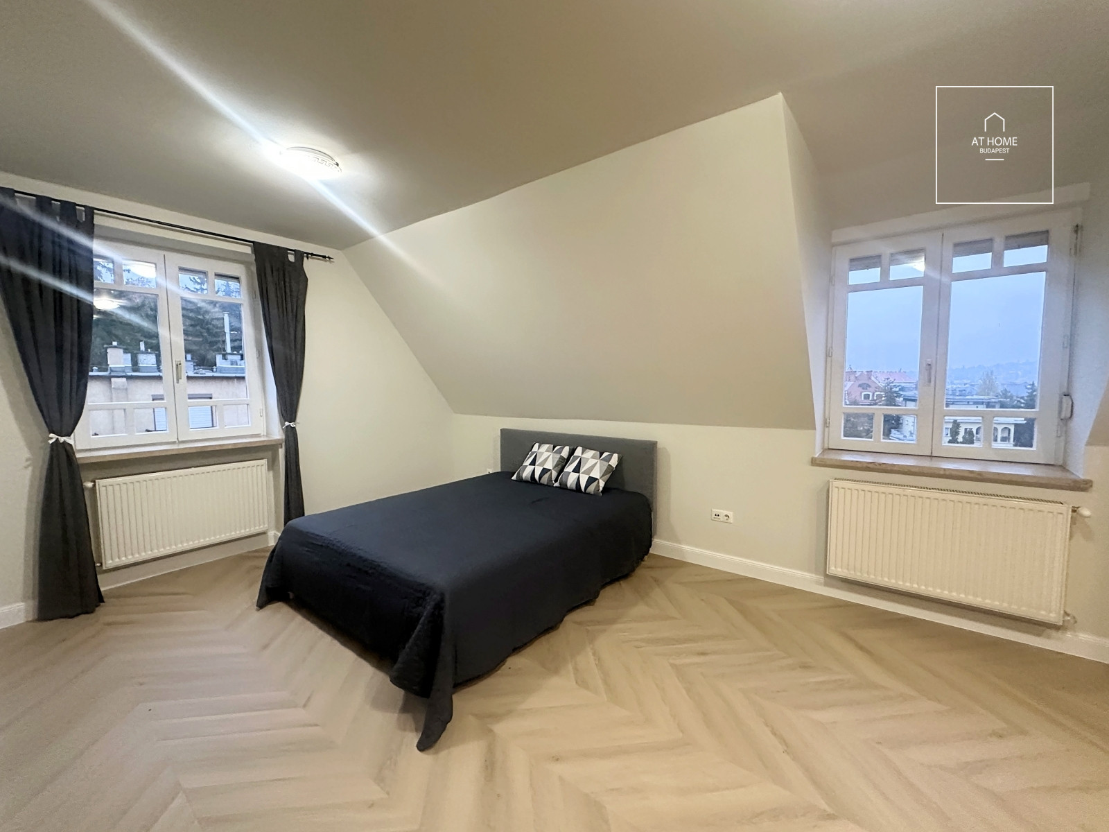 Renovated 186 m², two-story apartment with 4 bedrooms in District I