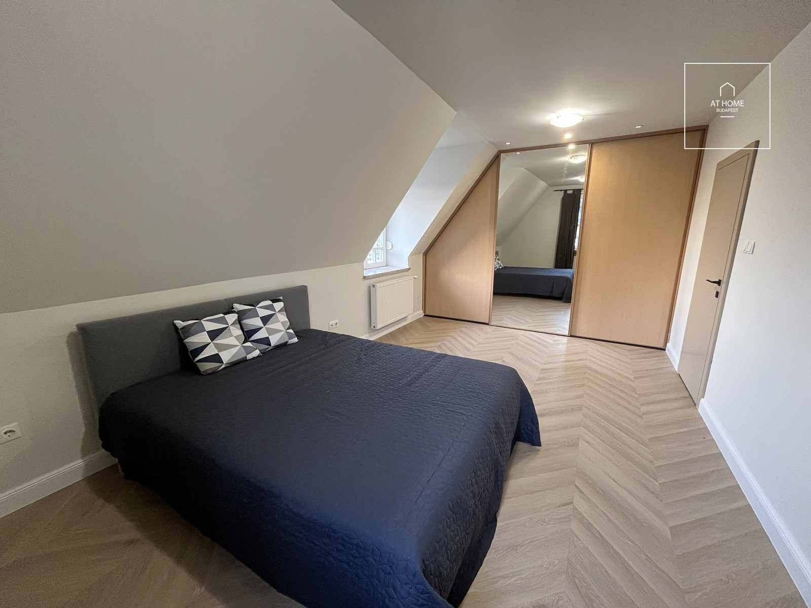 Renovated 186 m², two-story apartment with 4 bedrooms in District I