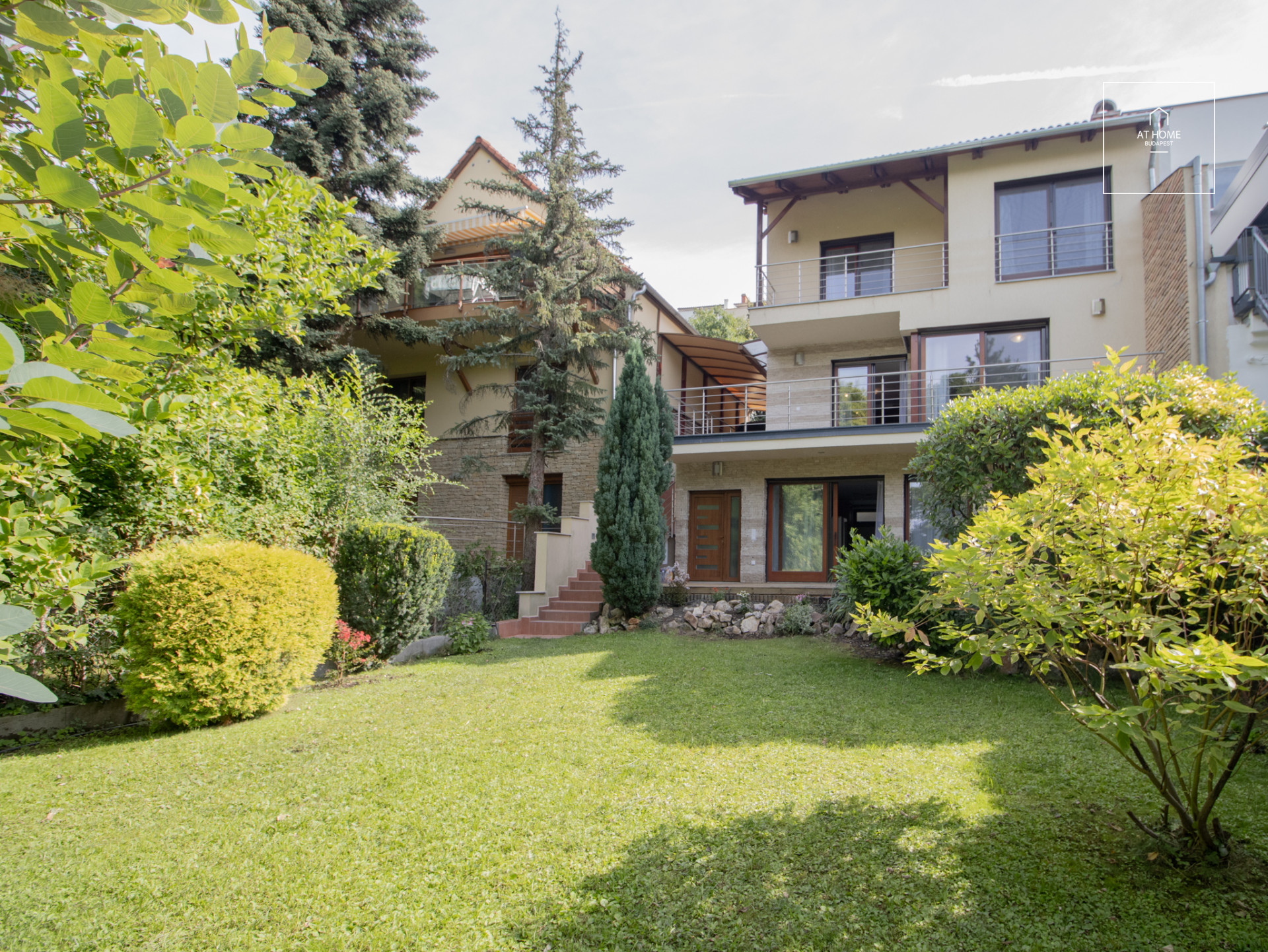 Exclusive detached house for rent Budapest XII. district, Farkasvölgy