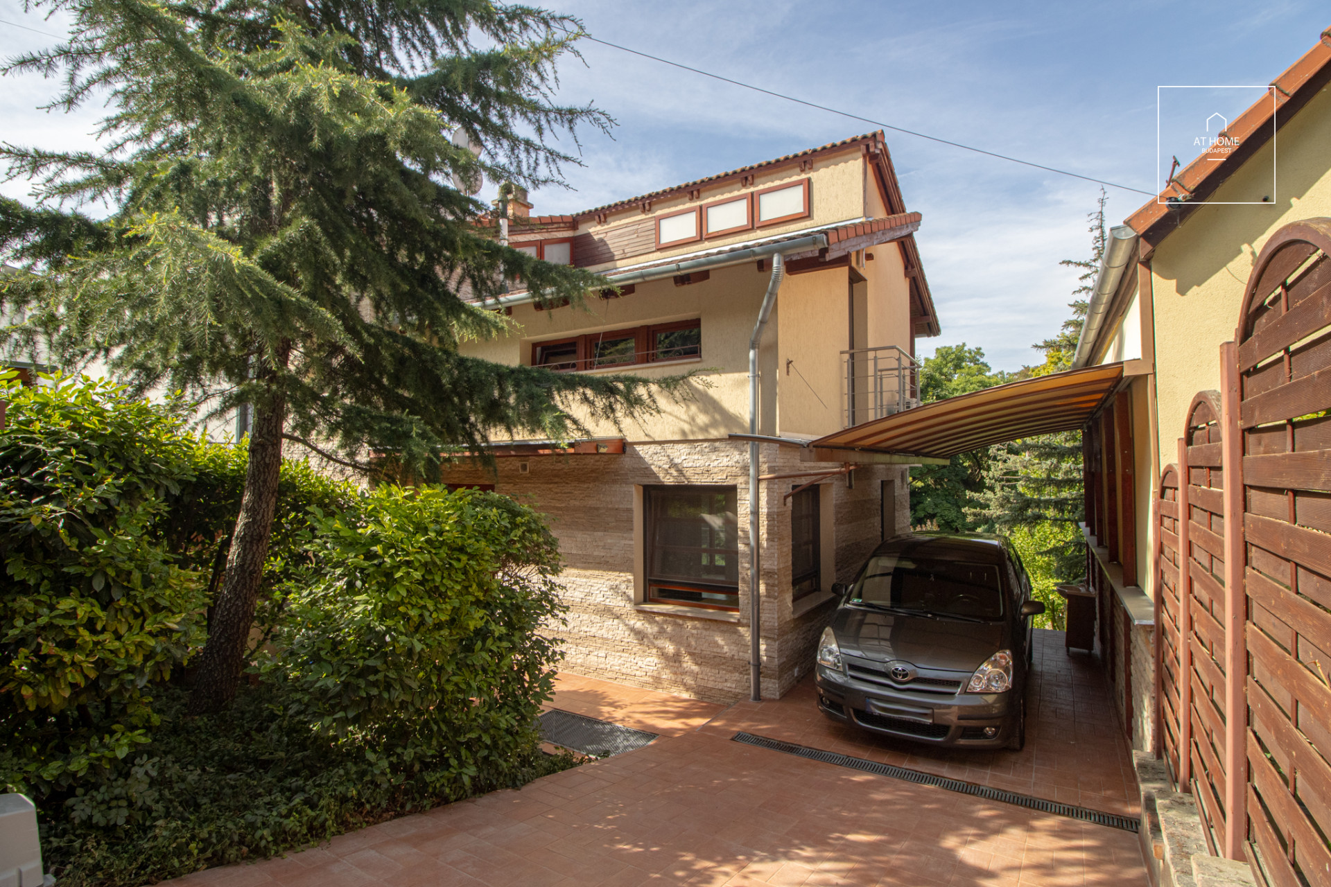 Exclusive detached house for rent Budapest XII. district, Farkasvölgy