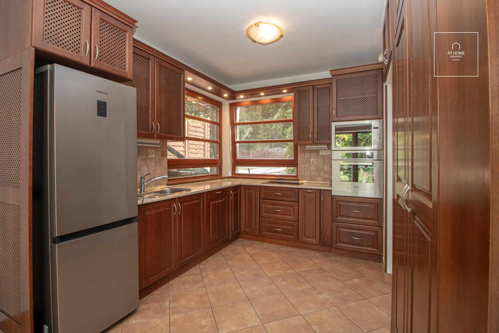 Exclusive detached house for rent Budapest XII. district, Farkasvölgy