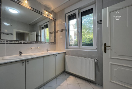 Three-bedroom garden-connected apartment for rent Budapest II. district, Rózsadomb