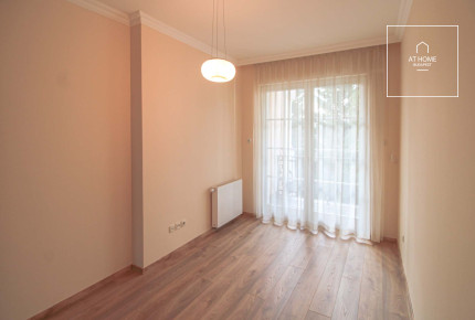 Elegant apartment with garden for rent Budapest II. district, Törökvész