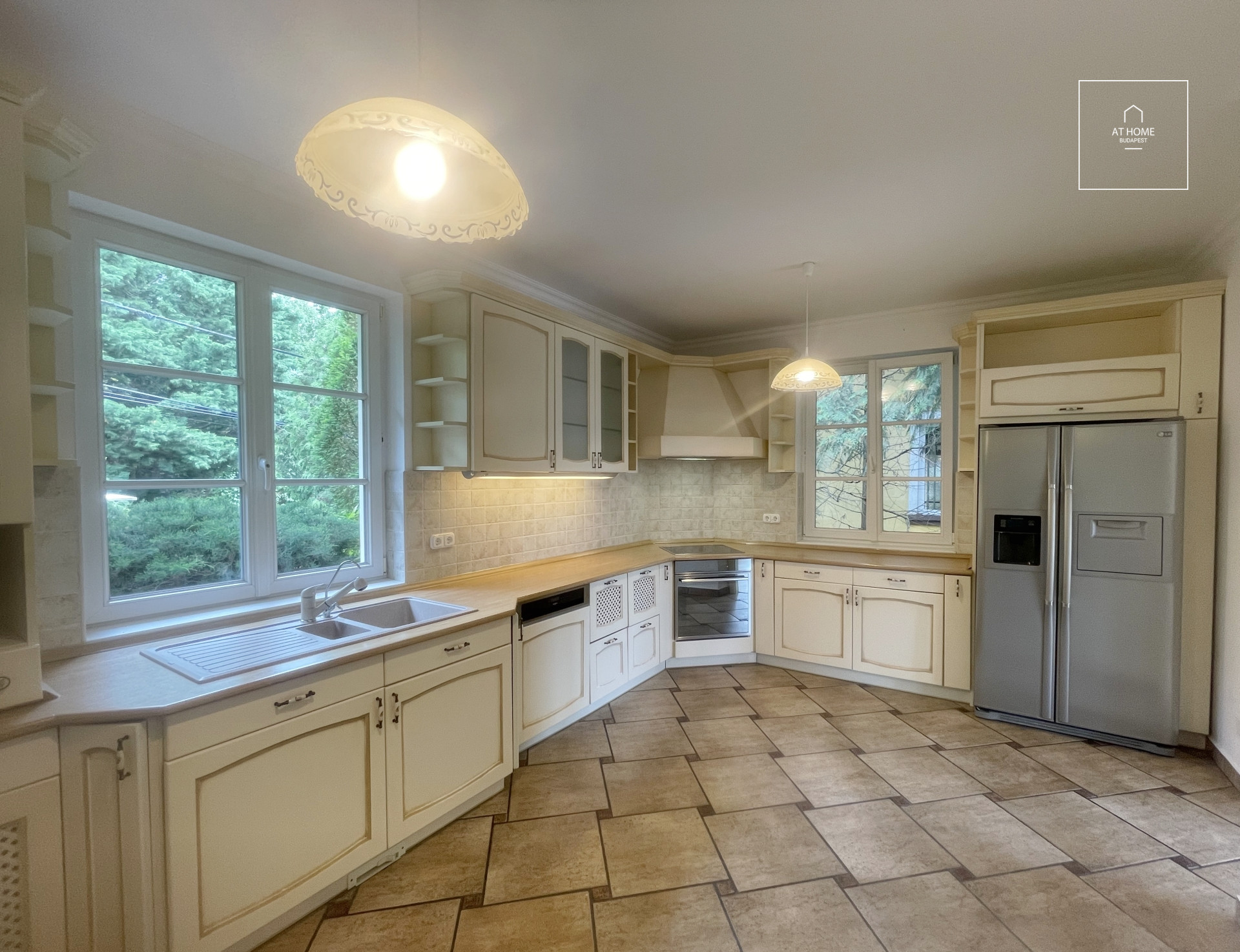 Stunning detached house for sale Budapest, district 2/A, Máriaremete