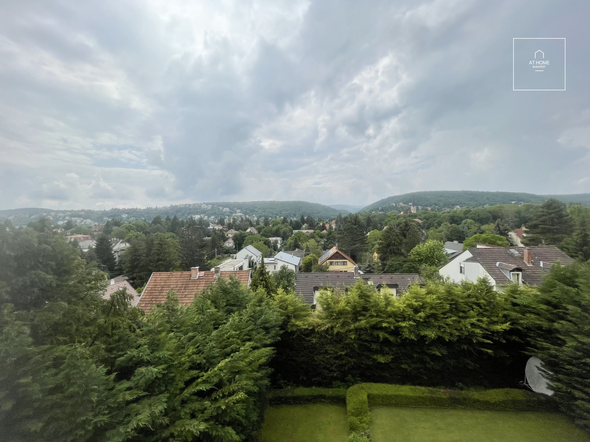 Stunning detached house for sale Budapest, district 2/A, Máriaremete