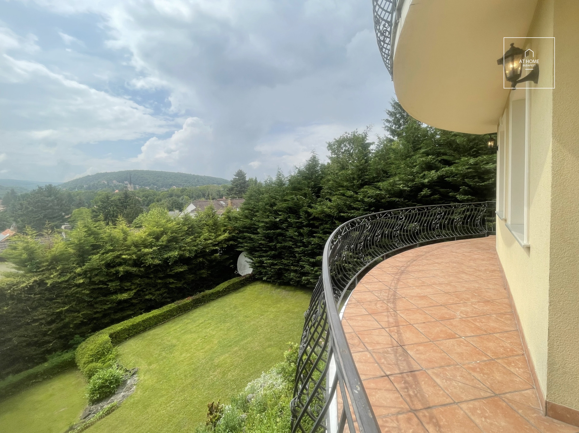 Stunning detached house for sale Budapest, district 2/A, Máriaremete