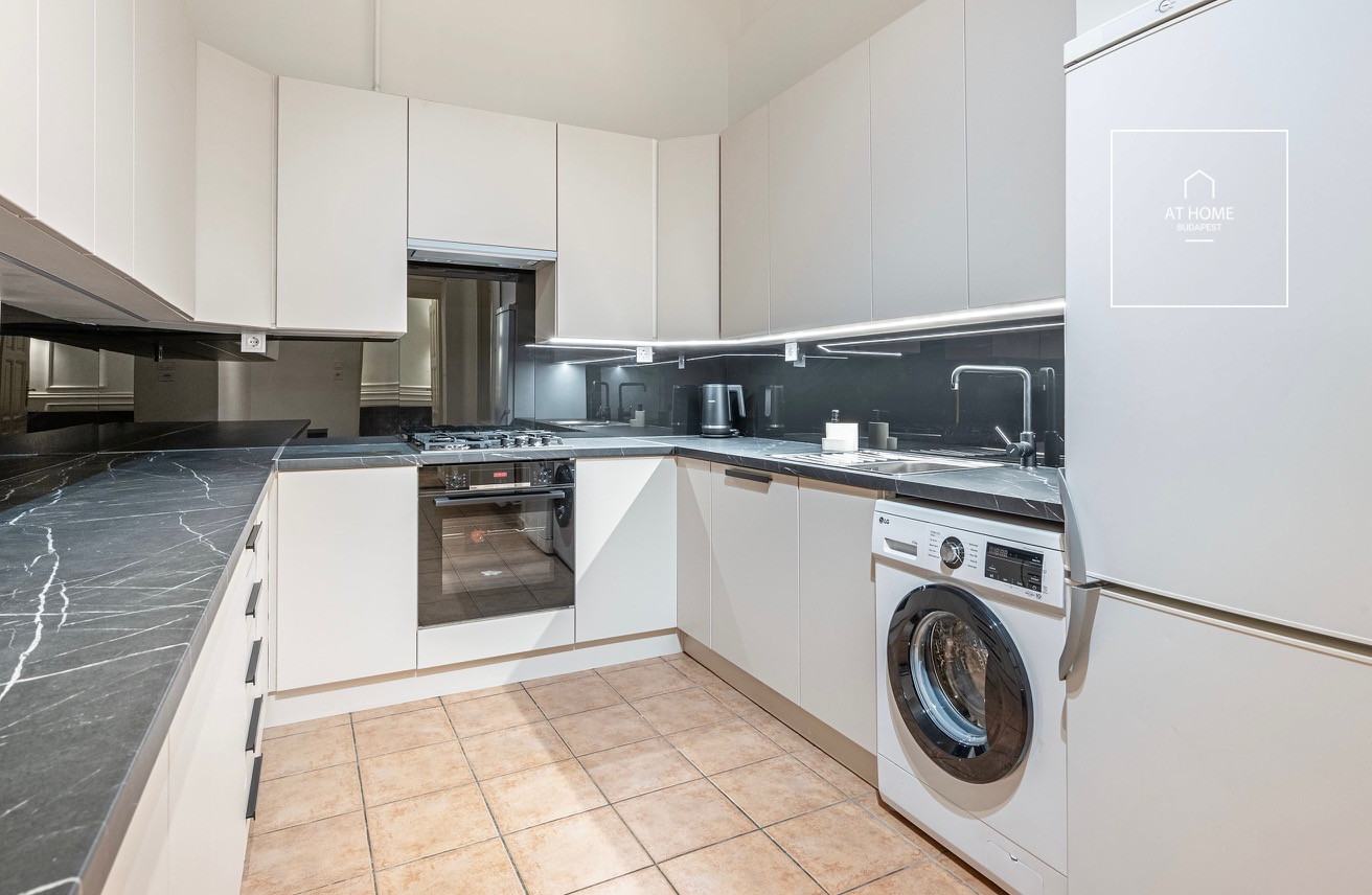 Beautiful refurbished apartment for rent Budapest VI. district, Terézváros